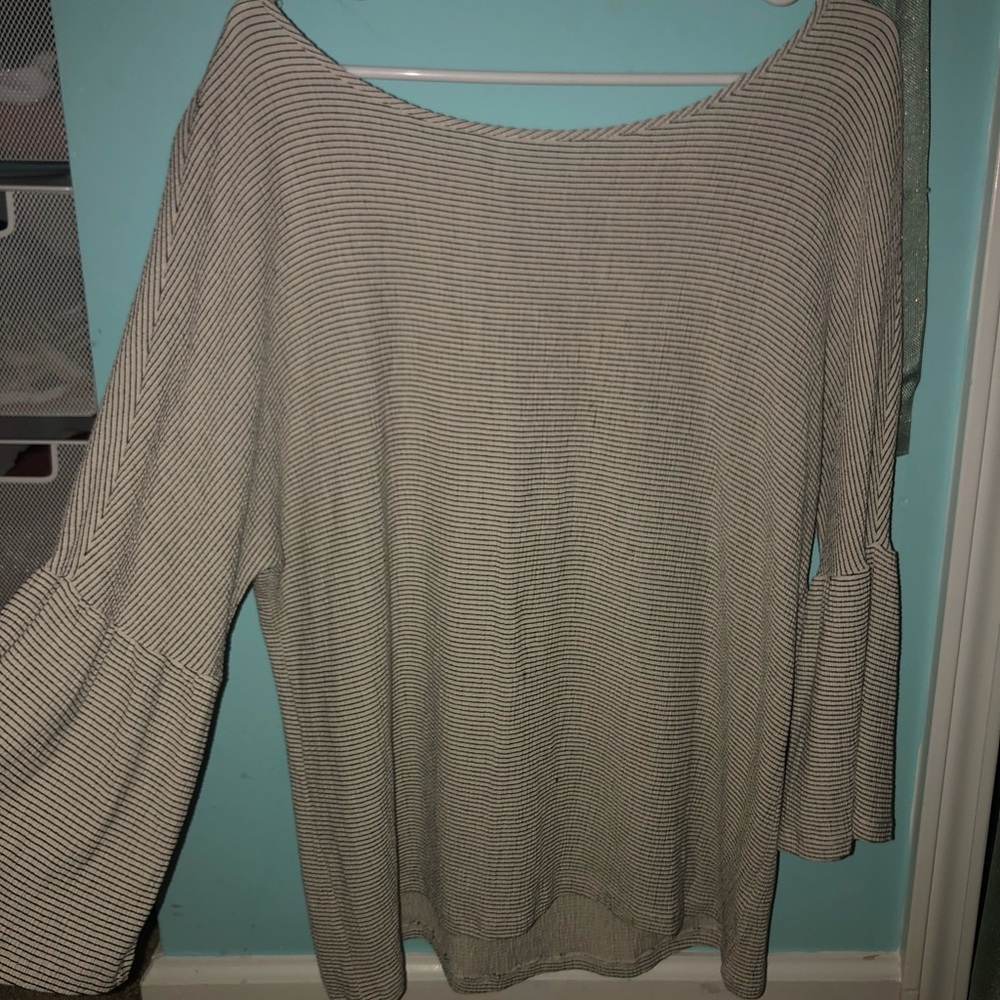 Size XL Black and white striped shirt